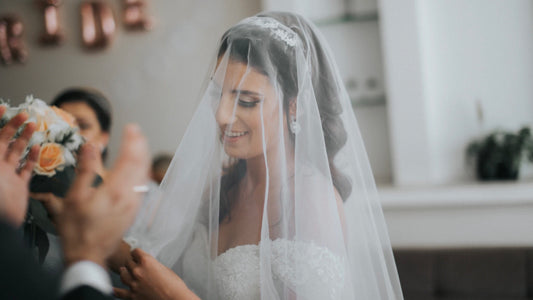 We Can’t Get Enough of These Mini Veils